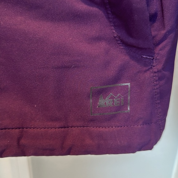 REI Women’s Purple Rainjacket XS - Picture 2 of 7